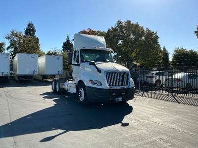 International LT625 Day Cab Truck - Cummins 450HP, 10 Speed Automatic