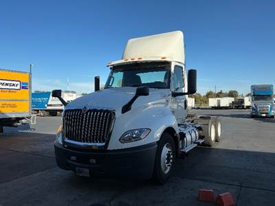 International LT625 Day Cab Truck - Cummins 450HP, 10 Speed Automatic