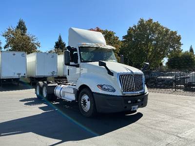 International LT625 Day Cab Truck - Cummins 450HP, 10 Speed Automatic