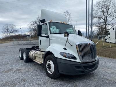 International RH613 Day Cab Truck - 410HP, 10 Speed Automatic