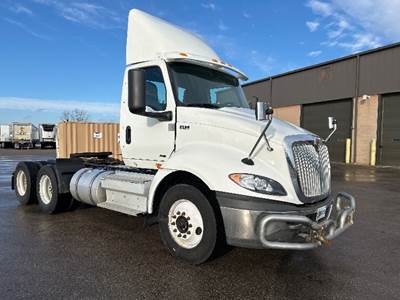 International RH613 Day Cab Truck - 450HP, 12 Speed Automatic