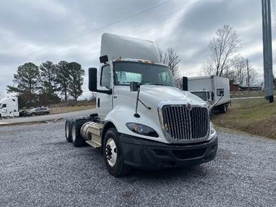 International RH613 Day Cab Truck - 410HP, 10 Speed Automatic