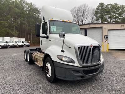 International RH613 Day Cab Truck - 410HP, 10 Speed Automatic