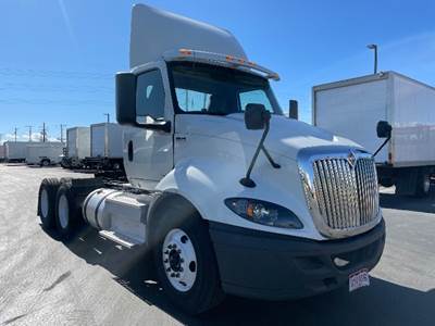 International RH613 Day Cab Truck - 430HP, 10 Speed Automatic