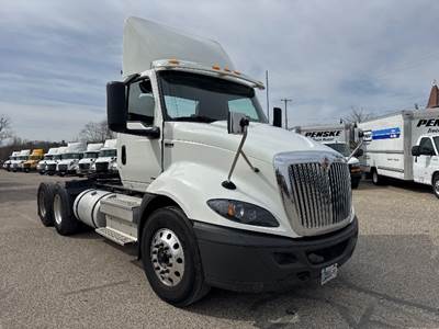 International RH613 Day Cab Truck - 450HP, 12 Speed Automatic