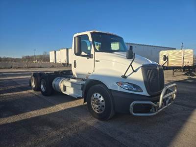 International RH613 Day Cab Truck - 410HP, 10 Speed Manual