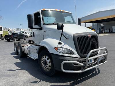 International RH613 Day Cab Truck - 410HP, 10 Speed Manual