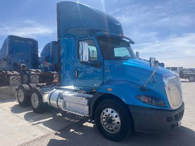 International RH613 Day Cab Truck - 410HP, 10 Speed Automatic