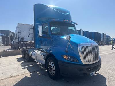 International RH613 Day Cab Truck - 410HP, 10 Speed Automatic