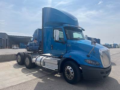 International RH613 Day Cab Truck - 410HP, 10 Speed Automatic