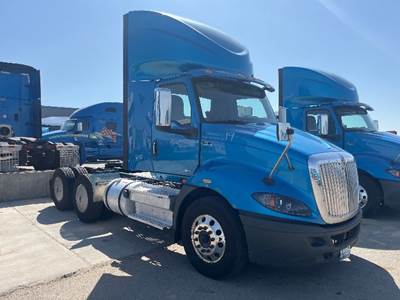 International RH613 Day Cab Truck - 410HP, 10 Speed Automatic
