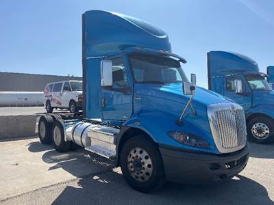 International RH613 Day Cab Truck - 410HP, 10 Speed Automatic