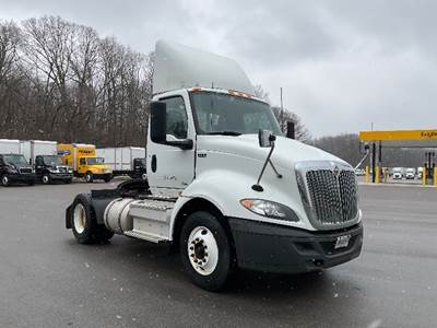 International RH613 Single Axle Day Cab Truck - 410HP, 10 Speed Manual