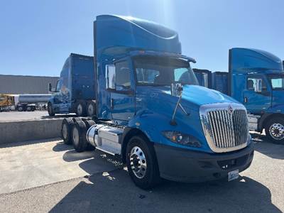 International RH613 Day Cab Truck - 410HP, 10 Speed Automatic