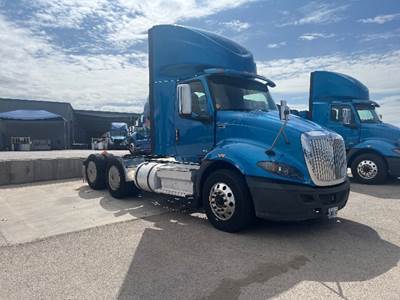 International RH613 Day Cab Truck - 410HP, 10 Speed Automatic