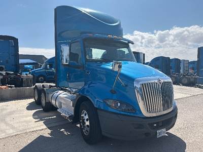 International RH613 Day Cab Truck - 410HP, 10 Speed Automatic