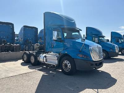International RH613 Day Cab Truck - 410HP, 10 Speed Automatic