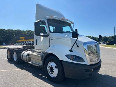 International RH613 Day Cab Truck - 450HP, 12 Speed Automatic
