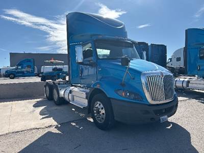 International RH613 Day Cab Truck - 410HP, 10 Speed Automatic