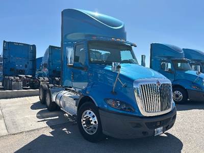 International RH613 Day Cab Truck - 410HP, 10 Speed Automatic