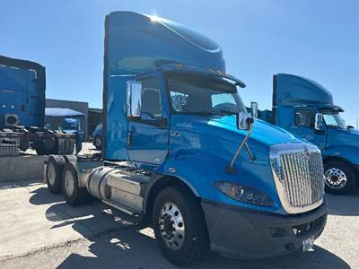 International RH613 Day Cab Truck - 410HP, 10 Speed Automatic