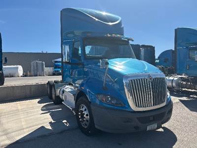 International RH613 Day Cab Truck - 410HP, 10 Speed Automatic