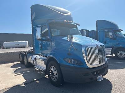 International RH613 Day Cab Truck - 410HP, 10 Speed Automatic