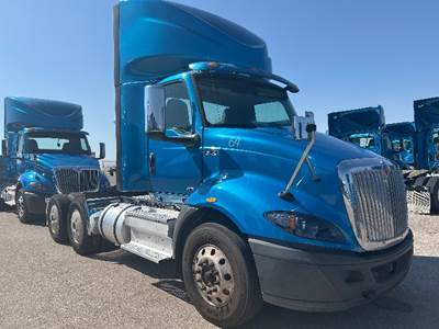 International RH613 Day Cab Truck - 410HP, 10 Speed Automatic