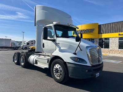 International RH613 Day Cab Truck - 430HP, 10 Speed Automatic