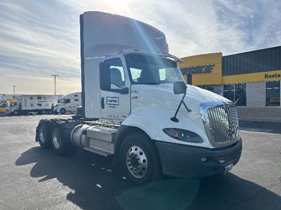 International RH613 Day Cab Truck - 430HP, 10 Speed Automatic