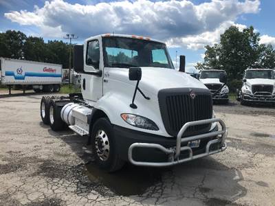 International RH613 Day Cab Truck - 410HP, 10 Speed Manual