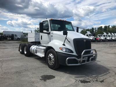 International RH613 Day Cab Truck - 410HP, 10 Speed Manual
