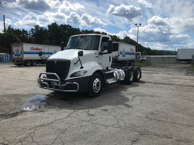 International RH613 Day Cab Truck - 410HP, 10 Speed Manual