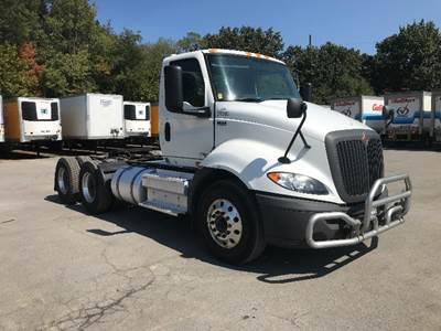 International RH613 Day Cab Truck - 410HP, 10 Speed Manual