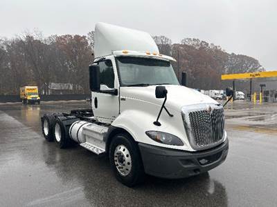 International RH613 Day Cab Truck - 450HP, 12 Speed Automatic