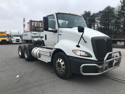 International RH613 Day Cab Truck - 410HP, 10 Speed Manual