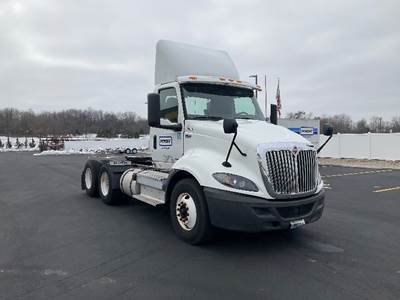 International RH613 Day Cab Truck - 450HP, 12 Speed Automatic