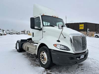 International RH613 Single Axle Day Cab Truck - 410HP, 10 Speed Manual