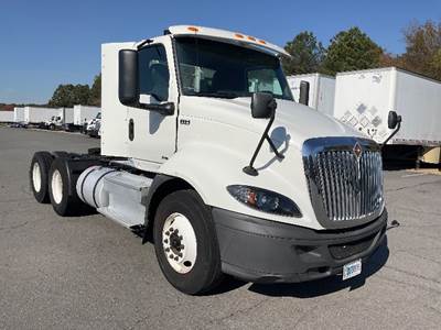 International RH613 Day Cab Truck - 430HP, 10 Speed Manual