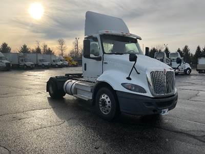 International RH613 Single Axle Day Cab Truck - 430HP, 10 Speed Automatic