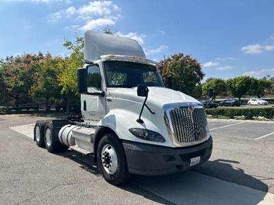 International RH613 Day Cab Truck - 430HP, 10 Speed Automatic