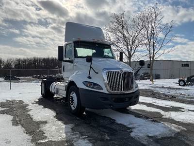 International RH613 Single Axle Day Cab Truck - 410HP, 10 Speed Automatic