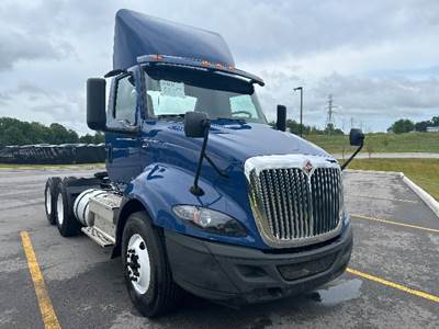 International RH613 Day Cab Truck - 410HP, 10 Speed Manual