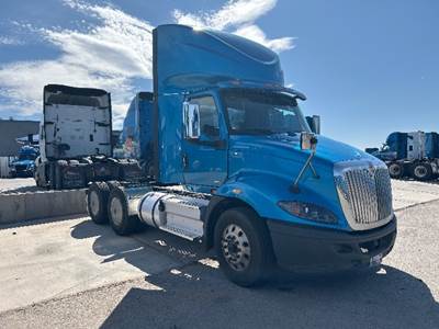 International RH613 Day Cab Truck - 410HP, 10 Speed Automatic