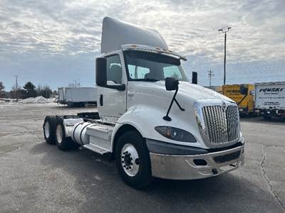 International RH613 Day Cab Truck - 430HP, 10 Speed Automatic