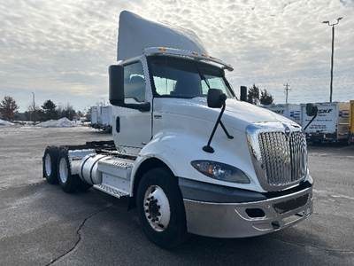 International RH613 Day Cab Truck - 430HP, 10 Speed Automatic
