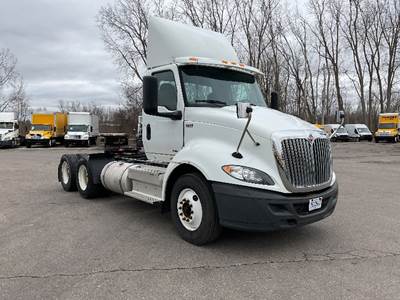 International RH613 Day Cab Truck - 450HP, 10 Speed Manual