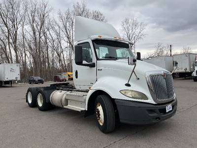 International RH613 Day Cab Truck - 450HP, 10 Speed Manual