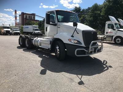 International RH613 Day Cab Truck - 410HP, 10 Speed Manual