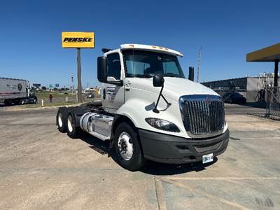 International RH613 Day Cab Truck - 450HP, 12 Speed Automatic